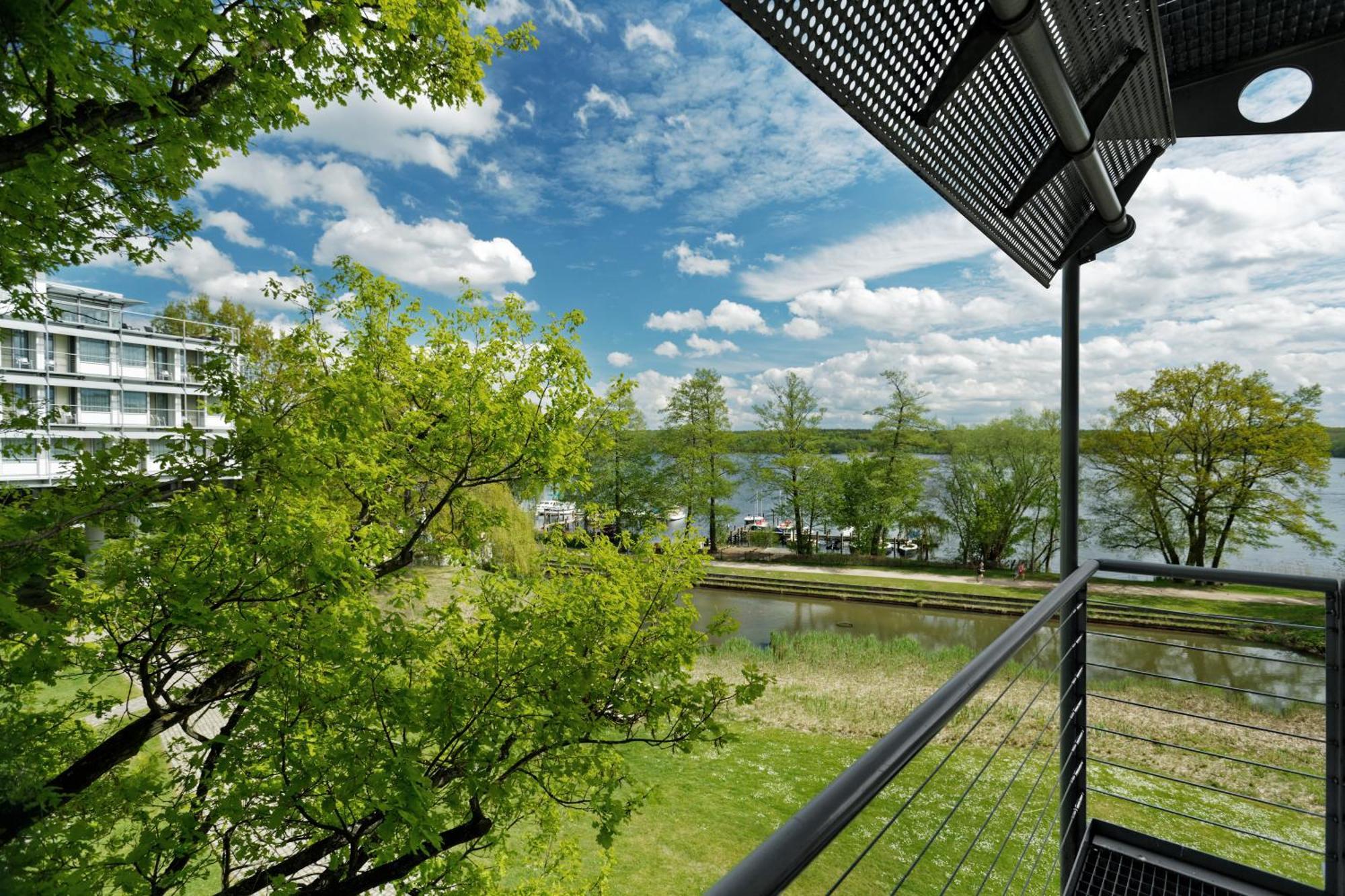 Kongresshotel Potsdam Am Templiner See Екстериор снимка